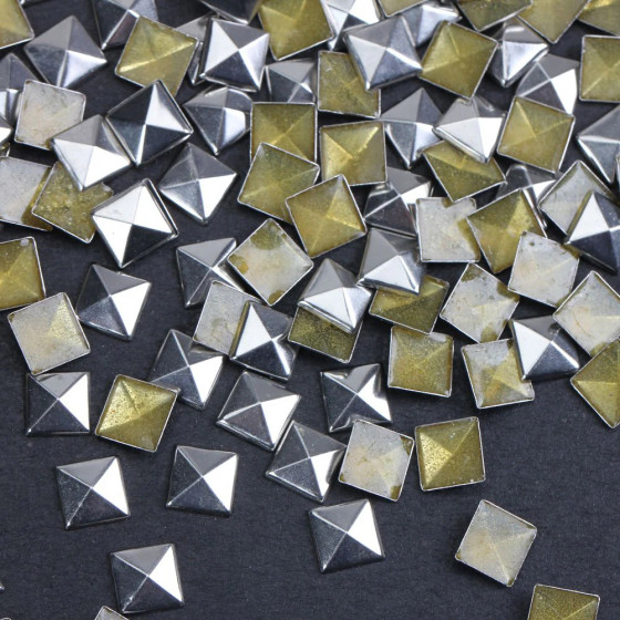 Wholesale AA Quality Iron-On Flat Back Nailheads Hotfix Square Metal Stud Rhinestones Garment Decorative Accessory